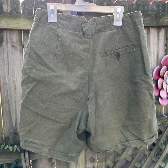 Vintage 90s KIKOMO Linen Blend Pleated High Waist Shorts Olive Green Size 9-10 - Picture 3 of 6